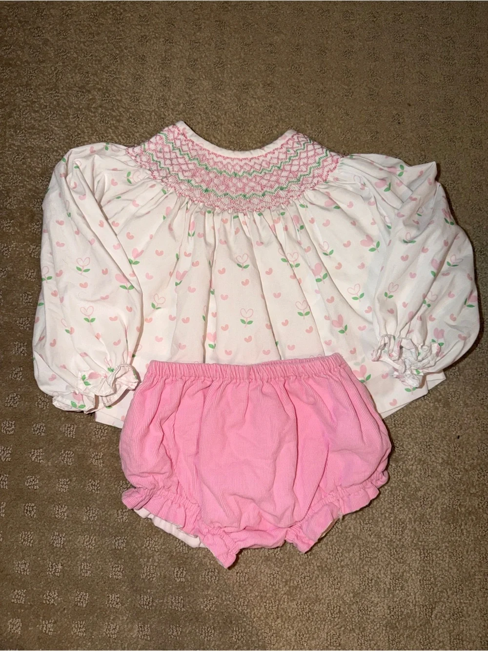 Cecil and Lou 12M Floral Heart Smocked Baby Top & Bloomer Set